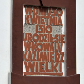 tablica pamiątkowa na budynku remizy strażackiej