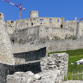 zamek średni i górny - widok znad baszty zamku dolnego