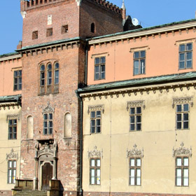 pałac (pierwotnie zamek Piastów zatorskich) - widok od strony zachodniej