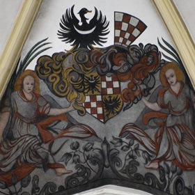 malowidło z herbem księstwa legnicko-brzeskiego z XVII wieku na sklepieniu nawy głównej kościoła NMP