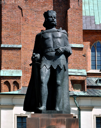 pomnik Bolesława Chrobrego w Gnieźnie