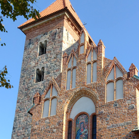 fasada frontowa kościoła klasztornego