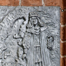 tablica pamiątkowa w kościele mariackim poświęcona Erykowi Pomorskiemu