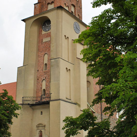 gotycka wieża kościelna