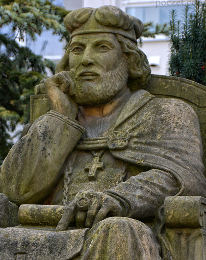 Jan II Dobry - fragment pomnika księcia w Opolu